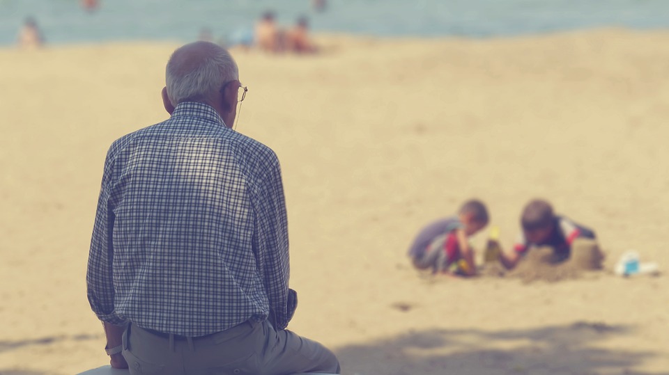O que é melhor na terceira idade? Porque você deve descansar na praia