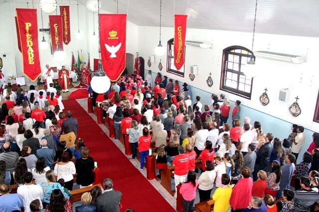 Celebração da Festa do Divino em Santa Catarina, Bombinhas